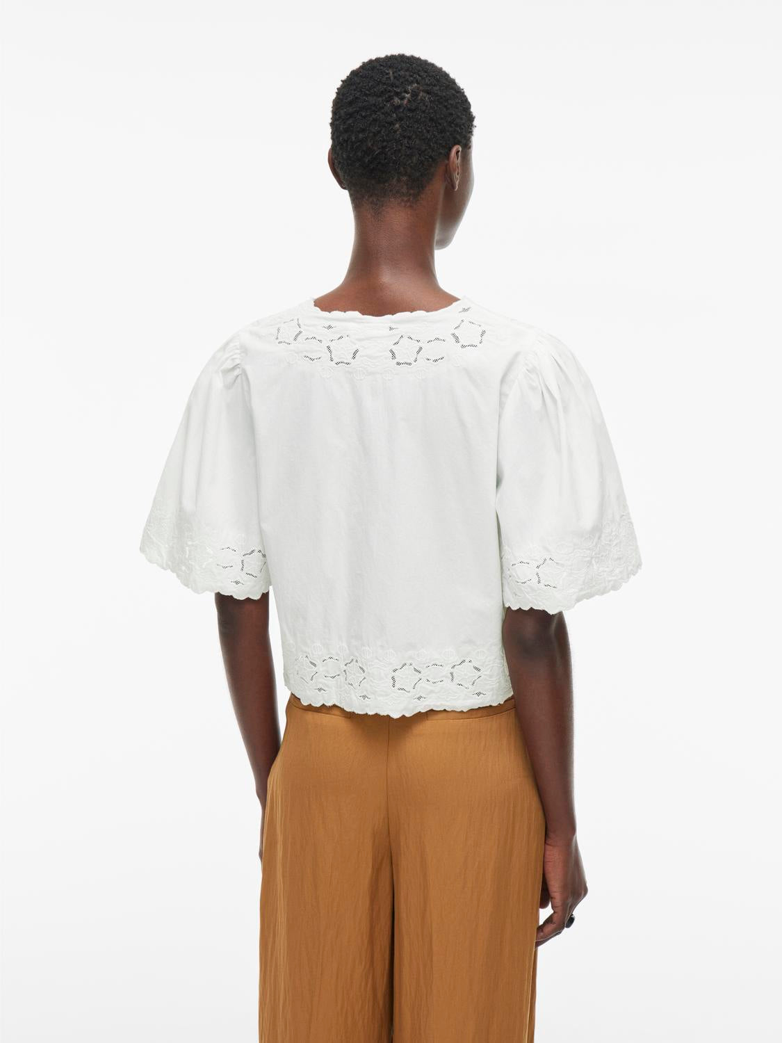 model_shot-back